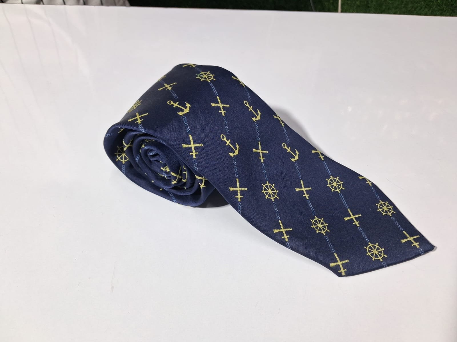Logo Tie 2